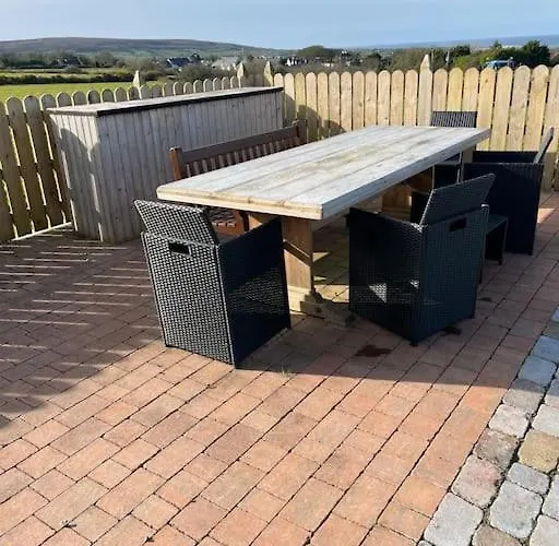 Keadyville House Self-catering *